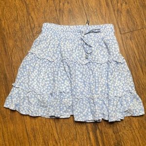 Princess Polly baby blue and white flowers size 4 skirt